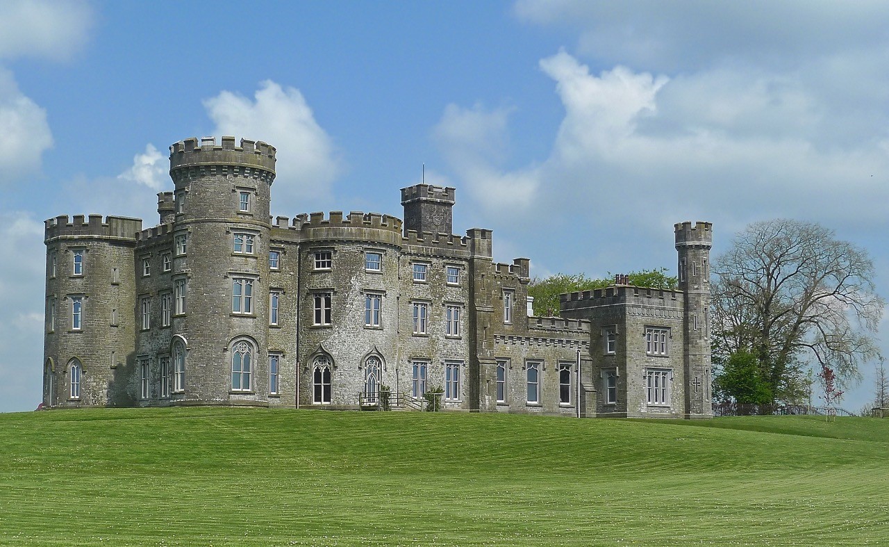 Castle — Brottonstown Little